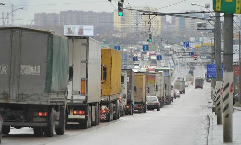 Теперь город очистят от фур, и дороги поедут быстрее. Фото: Михаил ФРОЛОВ