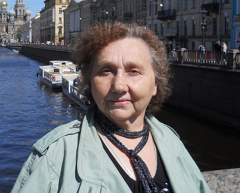 Свою няню мальчик называл бабой Валей.