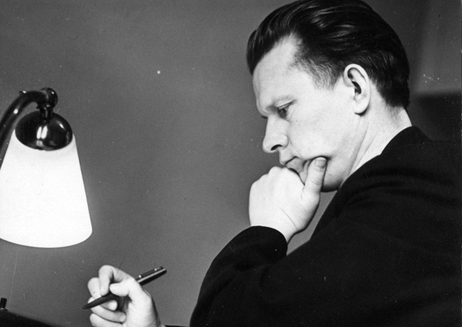 Июль 1964 г. В это время Быков работал над повестью «Мёртвым не баліць».