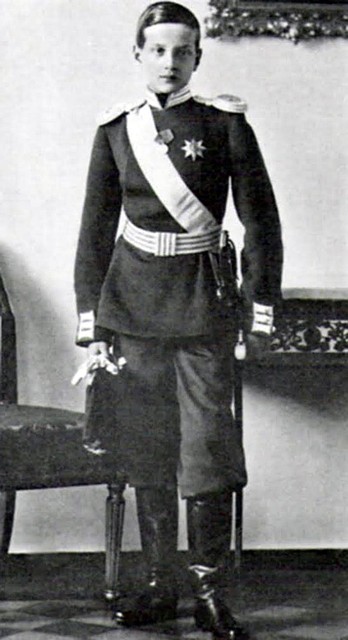 Великий князь Дмитрий Павлович, которого с 1905 года воспитывал Николай II. Фактически - приемный сын