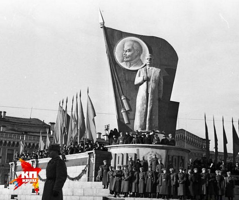 Иосиф Сталин стоял на площади 1905 года с 1948 по 1953 год. ФОТО: Музей истории Екатеринбурга.