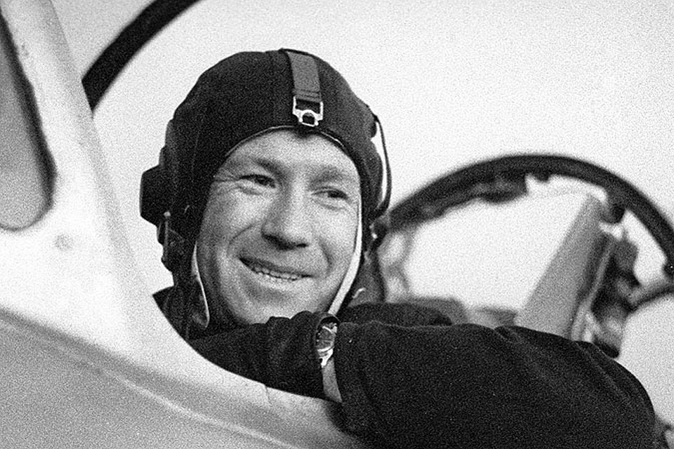 Летчик-космонавт СССР Алексей Леонов перед космическим полетом на корабле "Восход-2". Фото: РИА Новости