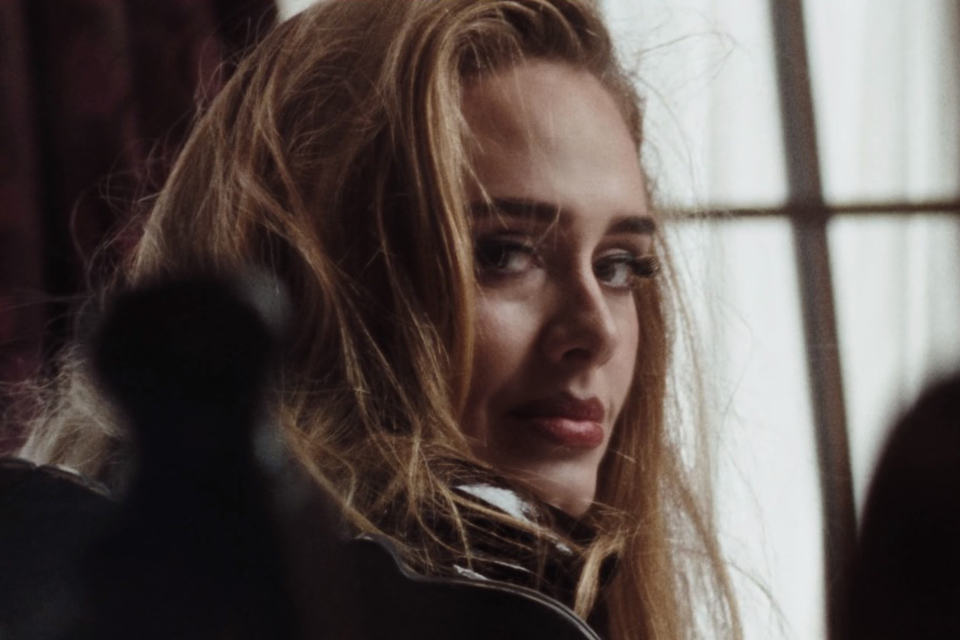 «Хочется плакать»: что фанаты Адель думают о песне «Easy on Me» и как с ней связан развод певицы