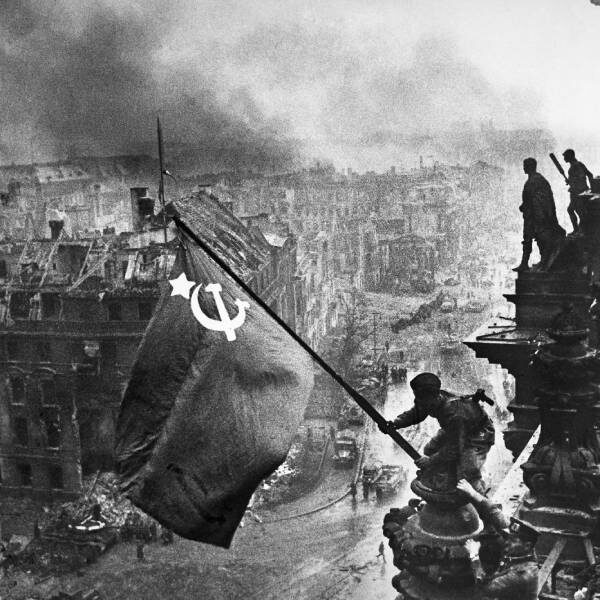 Выставка «Евгений Халдей. Эпоха в кадрах»