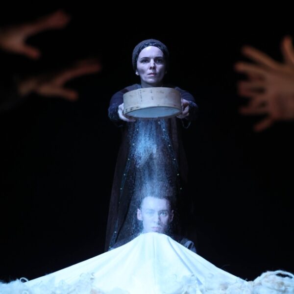 Спектакль «Материнское поле» в Театре Пушкина