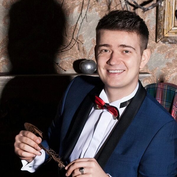 Концерт Дмитрия Юртаева: программа «Песня летит над Невой»