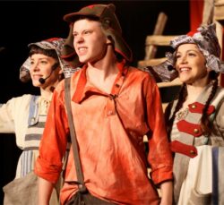 Спектакль «Мальчиш-Кибальчиш»