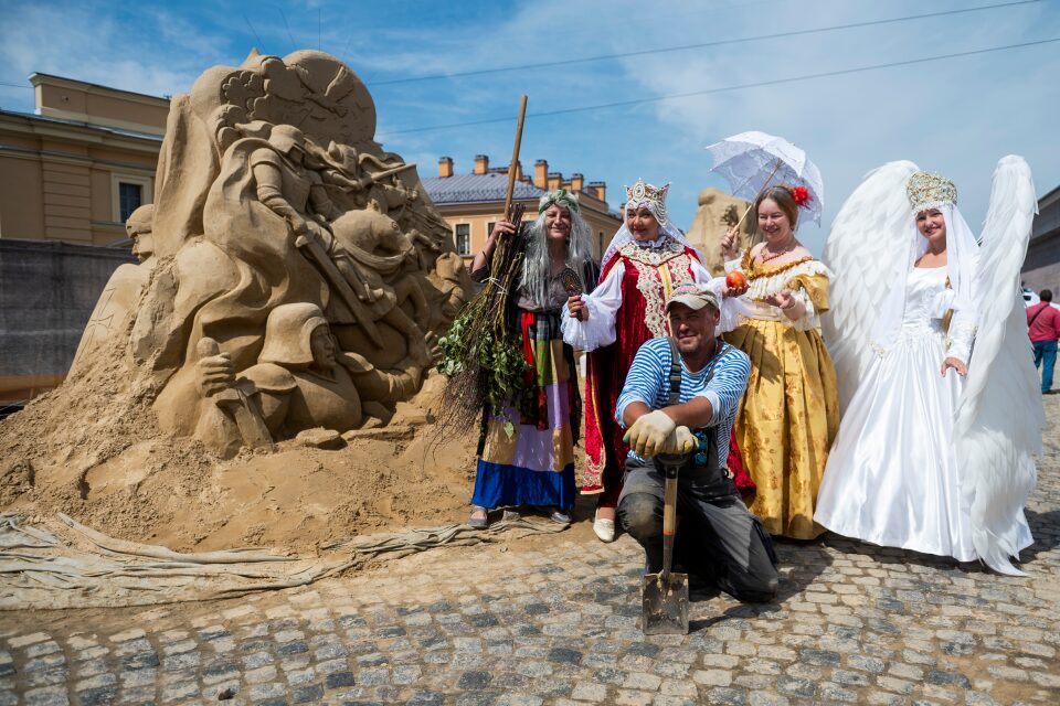 20 лучших идей, куда сходить на выходных в Санкт-Петербурге 26 и 27 апреля: концерт Филиппа Киркорова, фестиваль песчаных скульптур и опера «Риголетто»