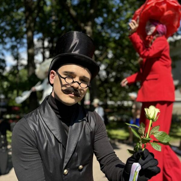 Фестиваль уличных театров