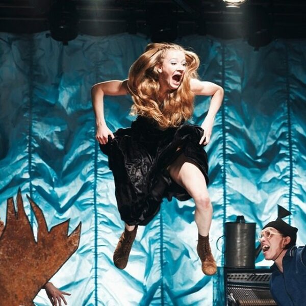 Спектакль «Елка у Ивановых»