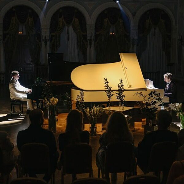 Концерт «2 рояля. Музыка сквозь века»