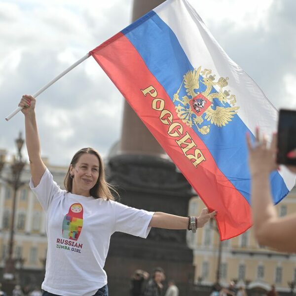 Куда сходить в День народного единства в Санкт-Петербурге в 2025 году: «Чудо света», бесплатные кинопоказы и «Тихий Дон»