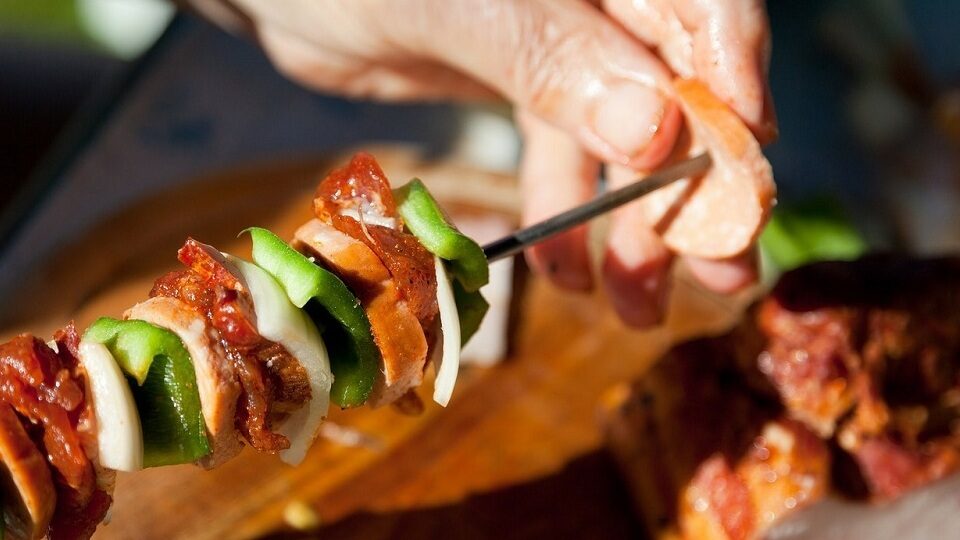 Инновационный электрогриль с автоматической очисткой