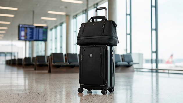 Victorinox Werks Traveler 6.0. Фото: Ян Ляпин / Нейросеть