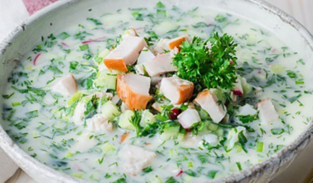 Окрошка с копченой курицей на минералке