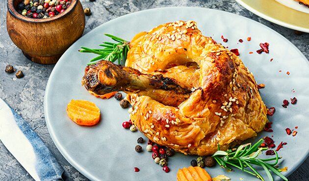 Куриные ножки в мешочках из слоеного теста