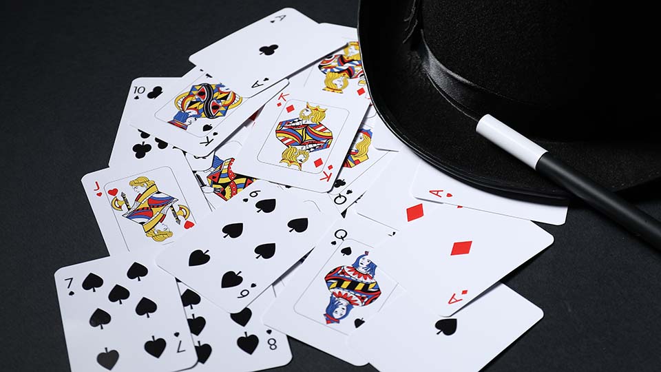 16+ лучших фокусов с картами в 2025 году
