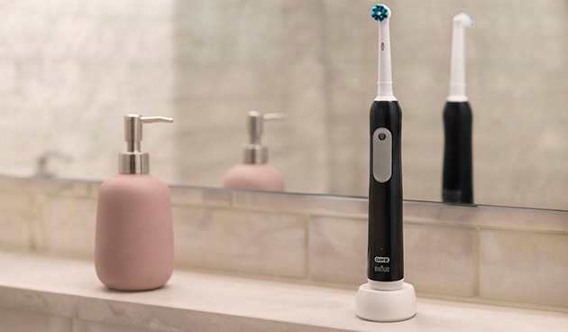 Электрическая зубная щетка Oral-B Pro Series 1