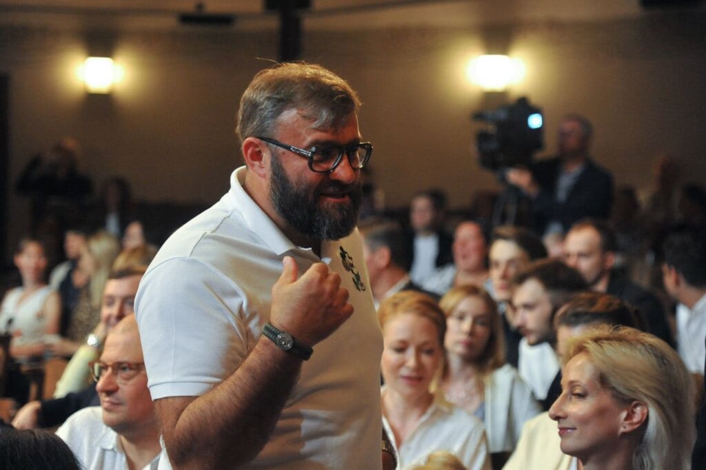 Михаил Пореченков учинил дебош на гастролях