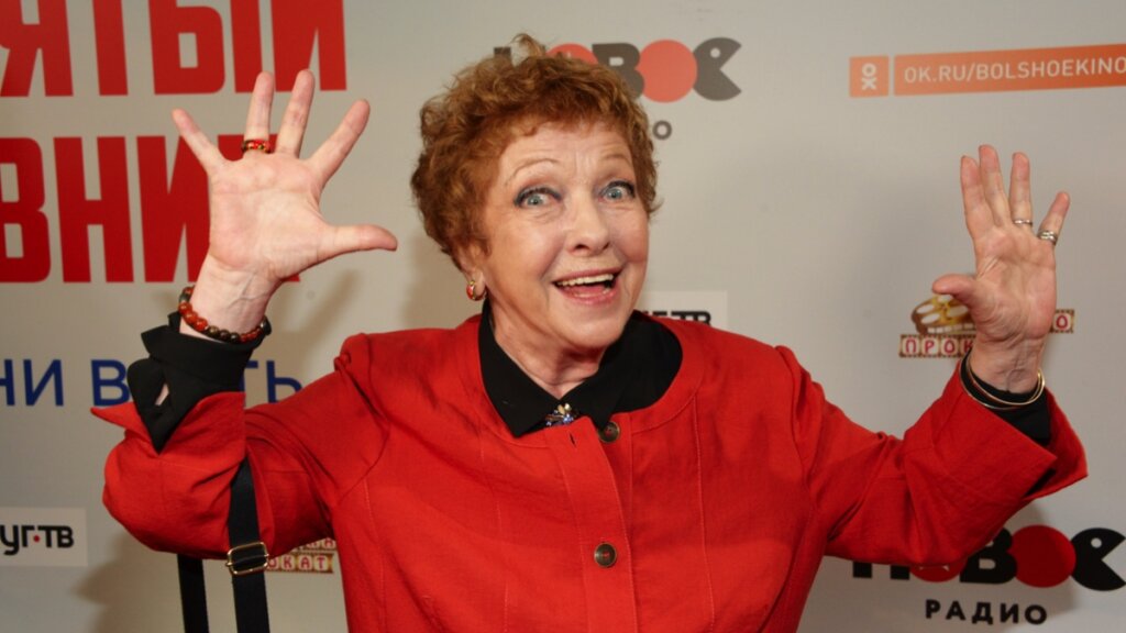 Породнилась с Чулпан Хаматовой, купила место на кладбище: как сейчас живет актриса Ольга Волкова