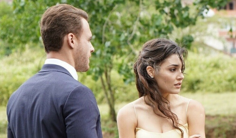 Керем Бюрсин и Ханде Эрчел находятся на грани расставания