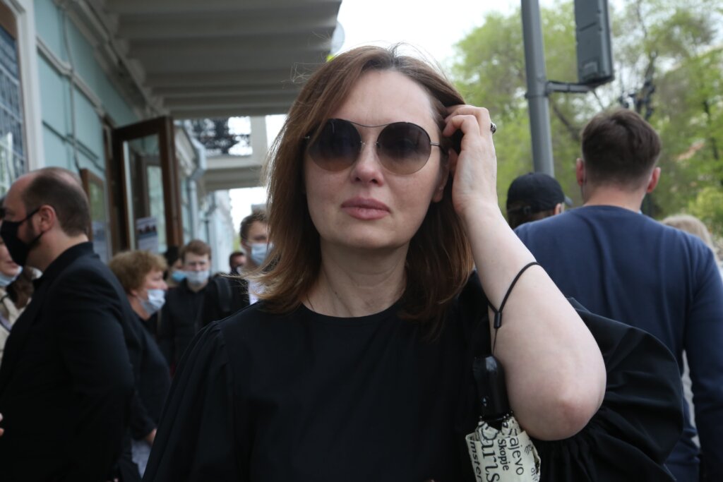 Звезда «Кухни» Елена Ксенофонтова отбилась от бывшего мужа-тирана