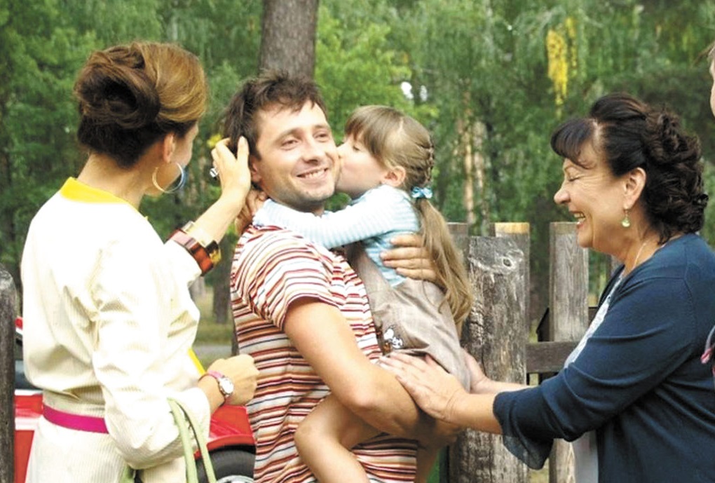 «Точку ставить рано»: звезда «Сватов» Даниил Белых поделился мнением о дальнейшей судьбе проекта