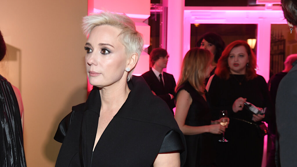 Новости шоу-бизнеса: семейная тайна Авербуха, страшная участь Макеевой, пинок в спину Хаматовой и Пугачевой