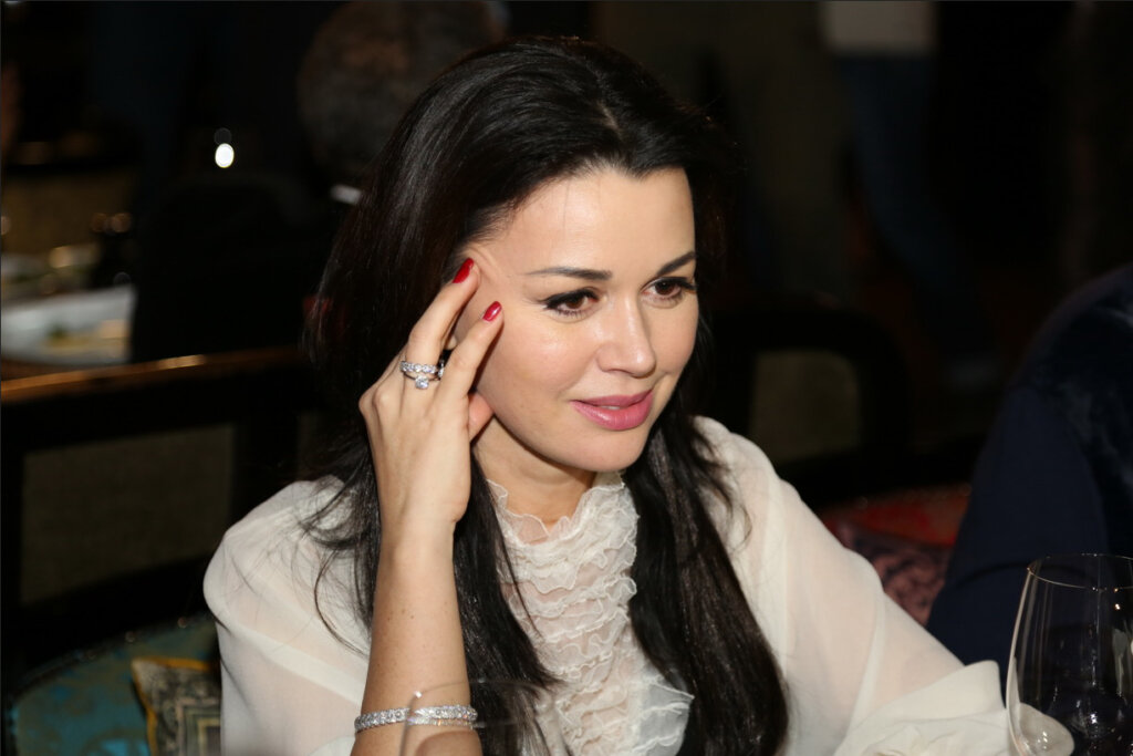 Новости шоу-бизнеса: мама Харламова в купальнике, страшная правда об Охлобыстине и сложности в лечении Заворотнюк