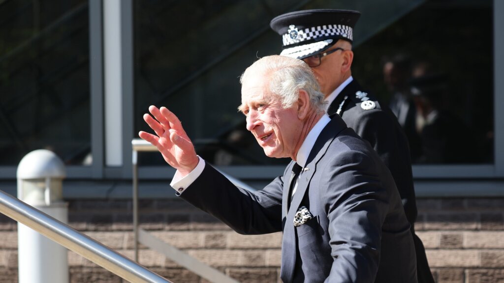 Карл III набросился на сериал «Корона»