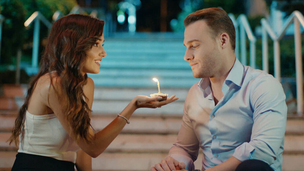 Джон Сноу и Серкан Болат: что смотрели россияне в 2022 году