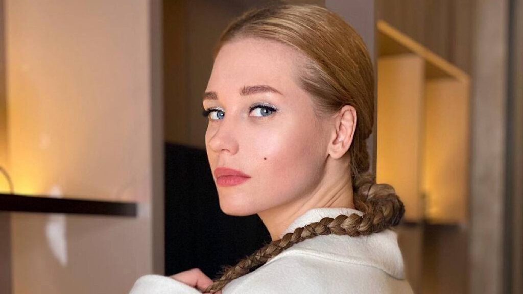 Кристина Асмус матом обругала зрителей на спектакле