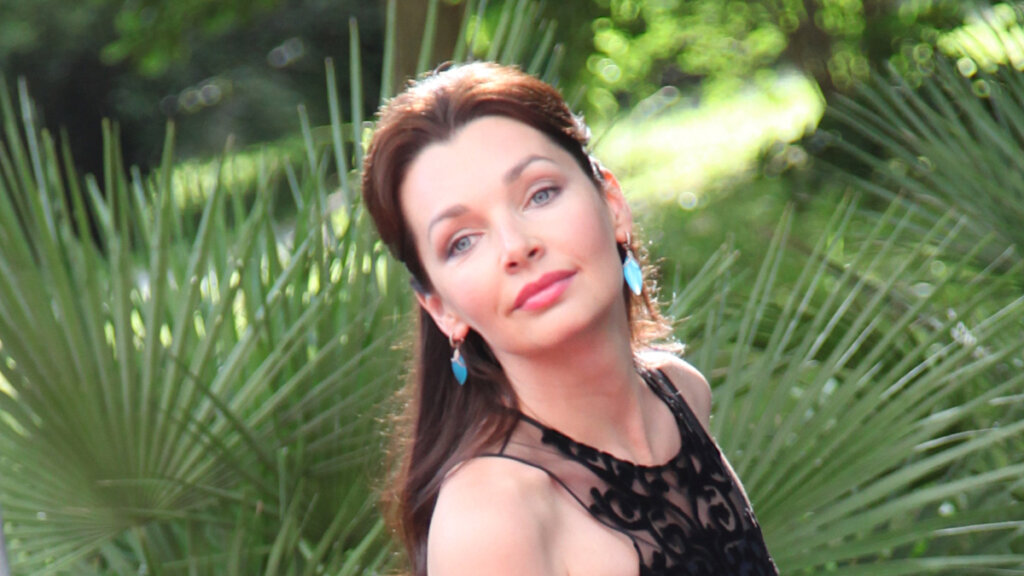 Актриса Наталия Антонова показала себя без макияжа