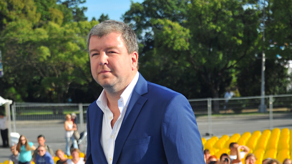 Три сына и красавица-жена: как Александр Робак стал востребованным актером и обрел счастье