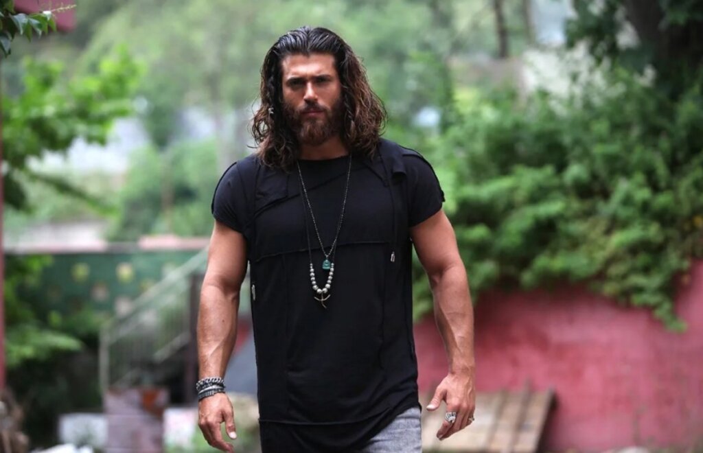 Джан Яман оскандалился перед публикой