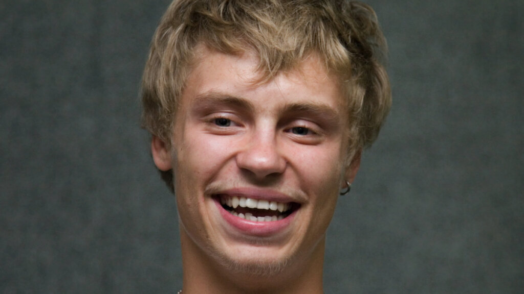 Звезда сериала «Кадетство» Александр Головин женился