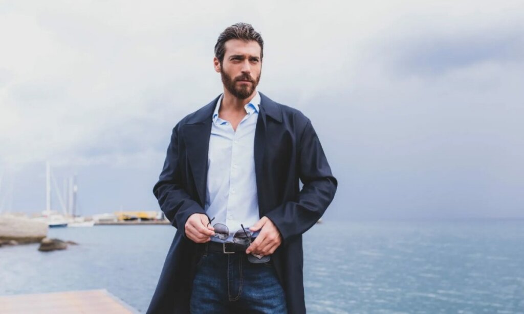 Нарциссизм или сарказм: Джан Яман отказался ехать на Венецианский кинофестиваль и попал в центр скандала