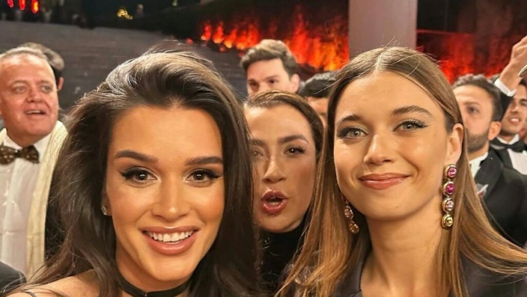 Ксения Бородина стала гостьей церемонии «Золотая бабочка» и опубликовала фото со звездами «Зимородка»