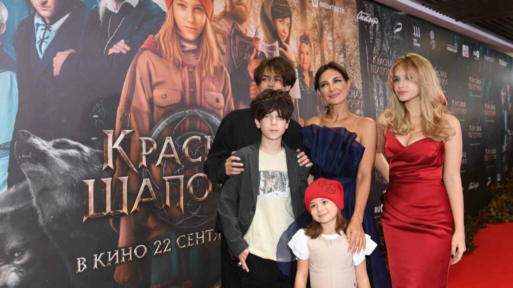 Подкосило всю семью: актриса Екатерина Климова с детьми свалились с тяжелым недугом