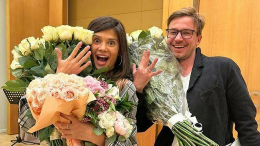 Известная певица прервала молчание про отношения Петрова с женой: все видела своими глазами