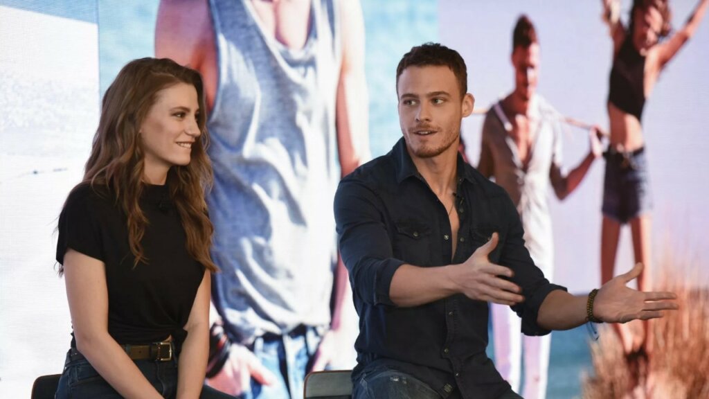 Керем Бюрсин и Серенай Сарыкая снова вместе