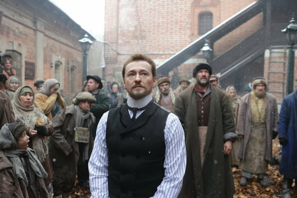 Сергей Безруков в адвокатской мантии — трейлер сериала «Плевако»