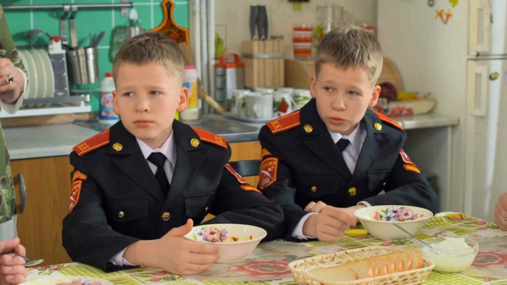 «Там разве была актерская игра?» близнецы из «Ворониных» высказались о скандале с Ильюхиной