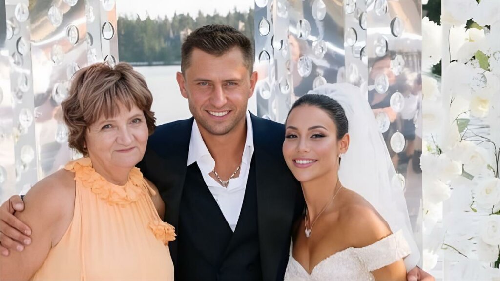 Мама Павла Прилучного вмешалась в скандал актера с Агатой Муцениеце