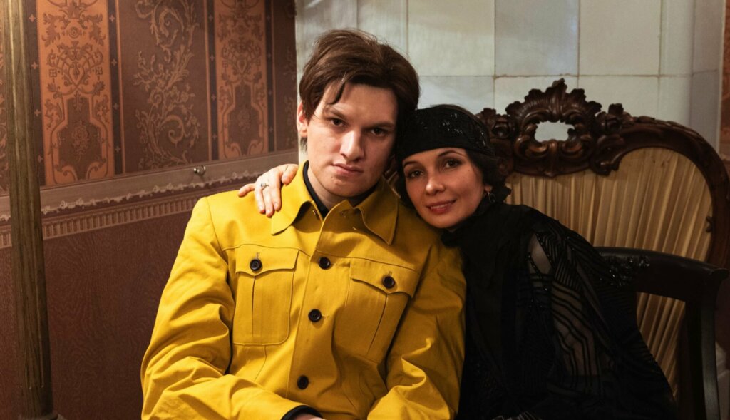 Қоғалым қаласындағы жалаңаш қыздар