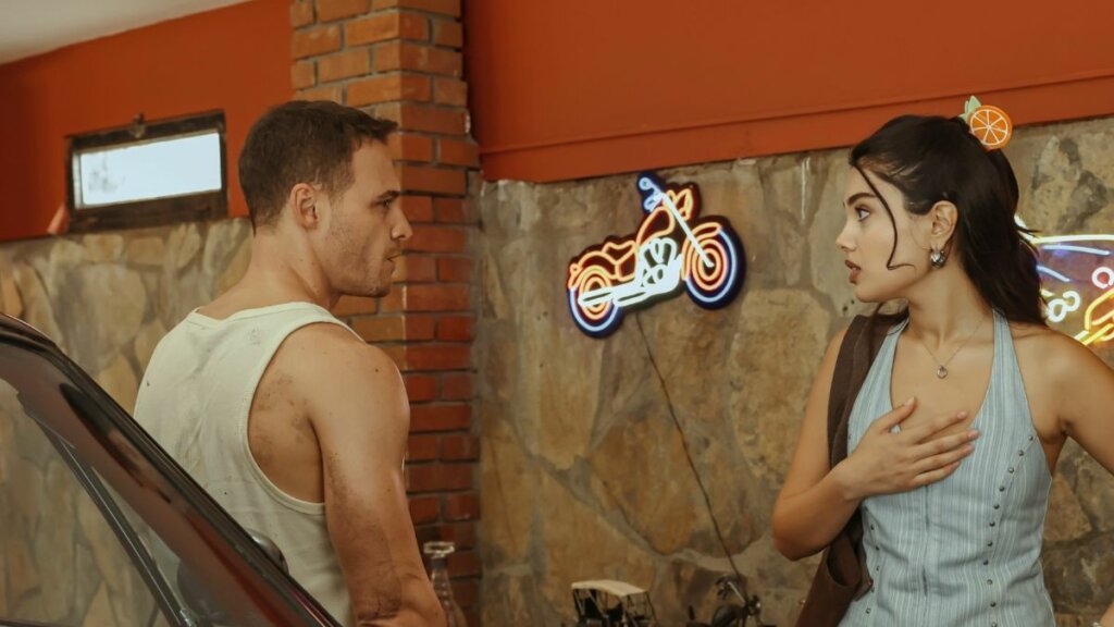 Поцелуй и планы на переезд: Описание третьей серии сериала «Сердцебиение»