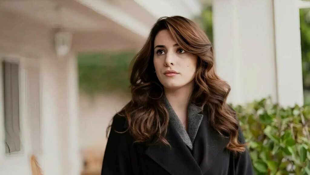 Звезда сериала «Спрячь меня» Асуде Калебек возвращается на экраны