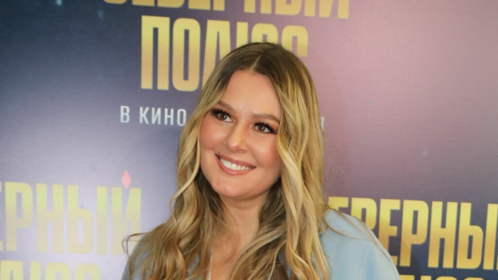 Мария Кожевникова впервые показала лицо самого младшего сына: ангельски красивый ребенок