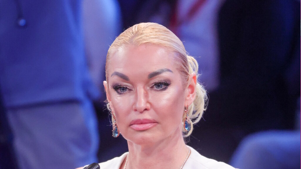 Волочкова рассказала про вынужденную эмиграцию в Лондон, речь идет об увольнении