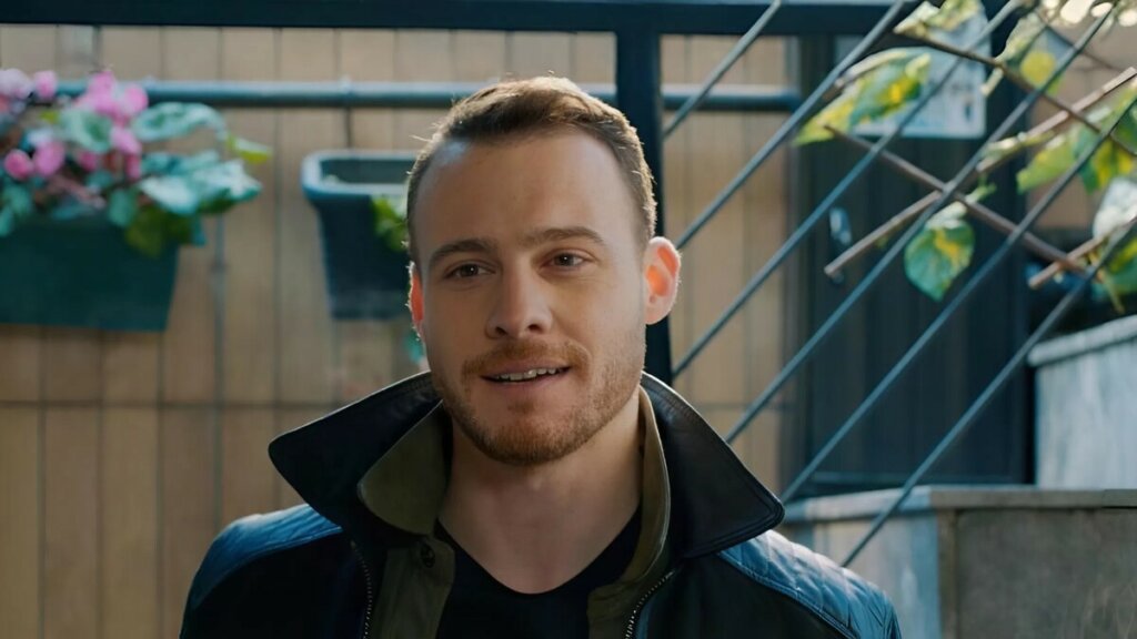 Турецкий актер Керем Бюрсин официально подтвердил свой новый роман